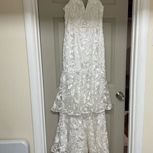 Bridal Dress. Elegant White Tiered Gown. SZ SM. NWT. $79
